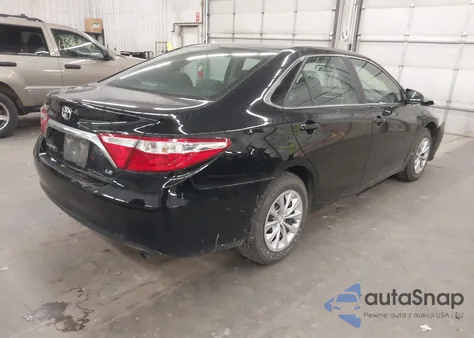 2015 Toyota Camry Le z USA, uszkodzony, nr VIN 4T4BF1FK3FR466420